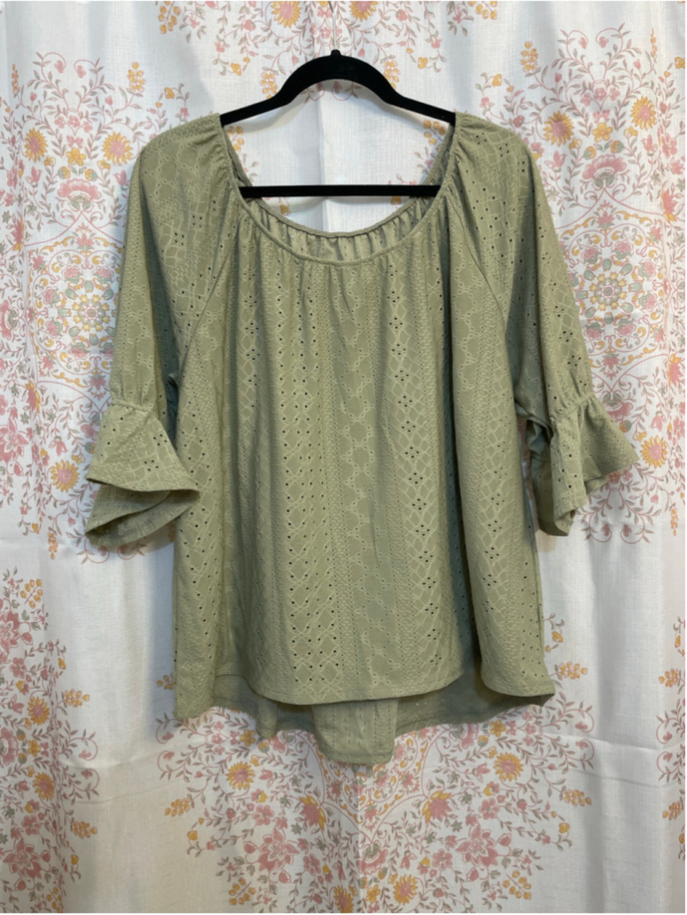 New York Laundry Sage Eyelet Blouse Size L 3/4 Ruffle Sleeve Top Women's